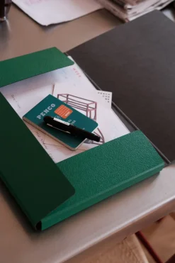 Aktiv mappe • ELVO x DORA • Grøn