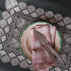 Dækkeserviet • Kniplet • Blomst • Creme