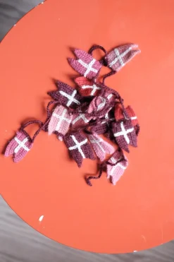 Flagranke • Hæklet • 1,5 meter • Rød