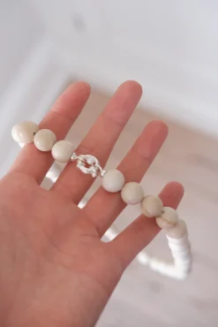 Halskæde • Håndlavet • Halvædelsten • Hvid Fossil