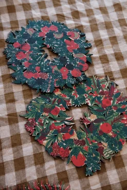 Julepynt • Dekoration • Løvkrans