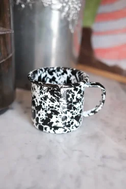 Krus med hank • Emalje • Splatter Sort • UDGÅR