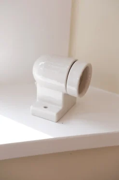 Lampe • Vinkel Porcelæn • Hvid