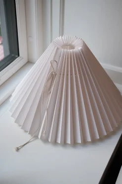 Lampeskærm • Håndlavet Plisseskærm • 26 cm • Hvid