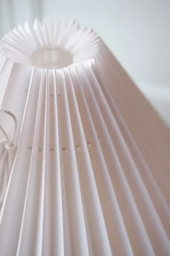 Lampeskærm • Håndlavet Plisseskærm • 26 cm • Hvid