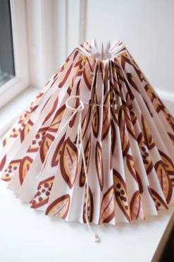 Lampeskærm • Håndlavet Plisseskærm • 26 cm • Papaya