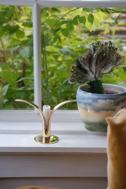 Lysestage • Lilje • Messing