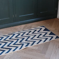 Måtte • Chevron • 46 x 120 cm • Blå