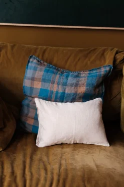 Pudevår • Hør • 50x50 cm • Tartan Bleu Paon