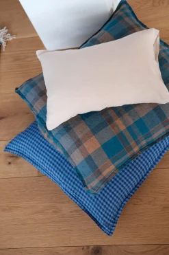 Pudevår • Hør • 50x50 cm • Tartan Bleu Paon