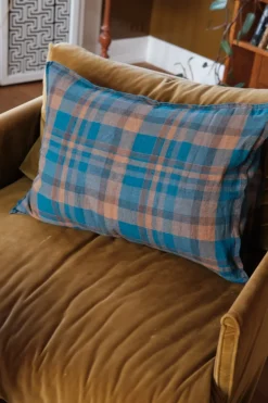 Pudevår • Hør • 50x70 cm • Tartan Bleu Paon