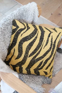 Uldpude • 45x45 cm • Zebra • Gul