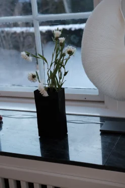 Vase • Metal • Mørkebrun